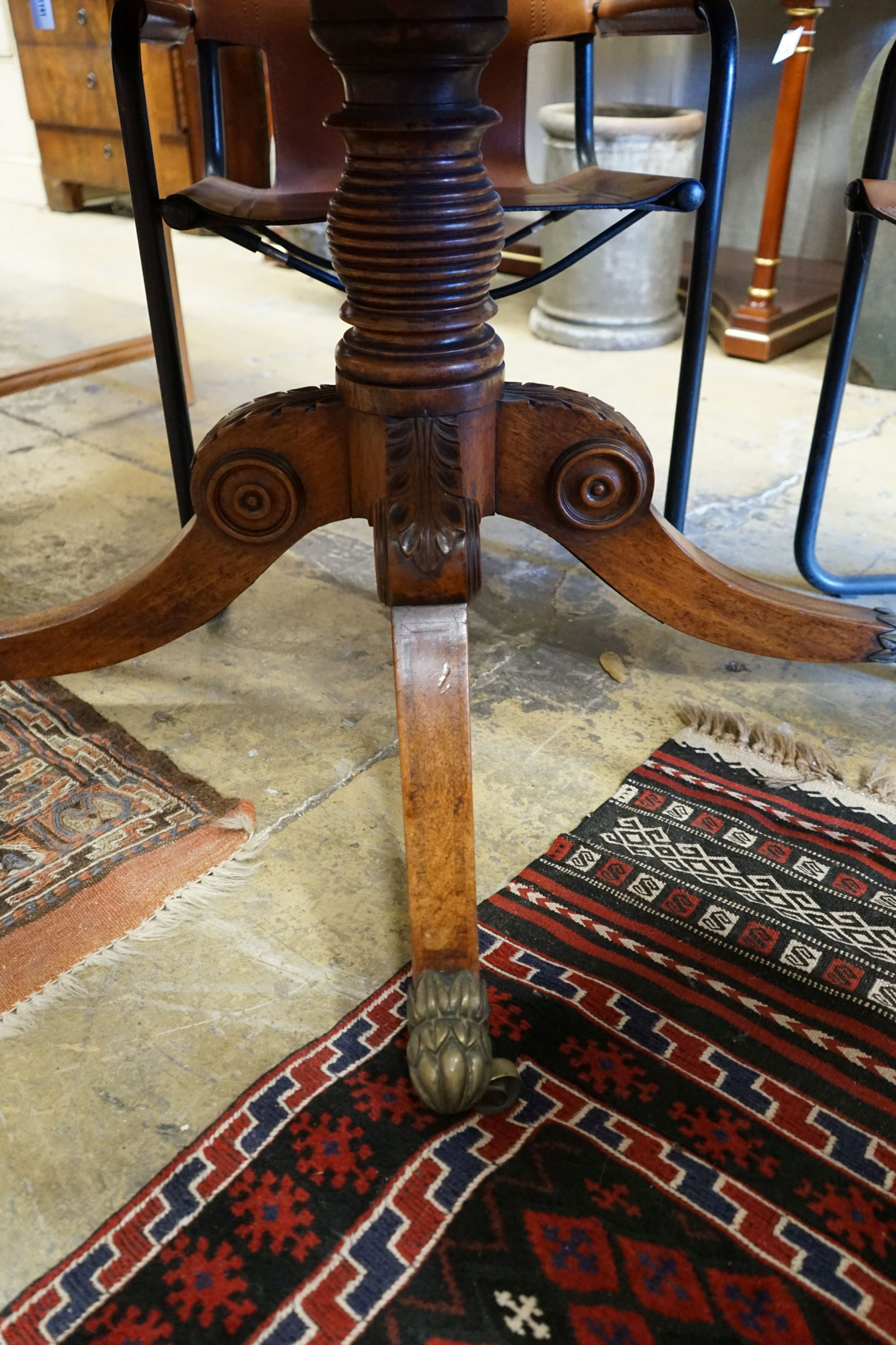 A Victorian rosewood banded circular mahogany tilt top breakfast table, diameter 119cm, height 75cm